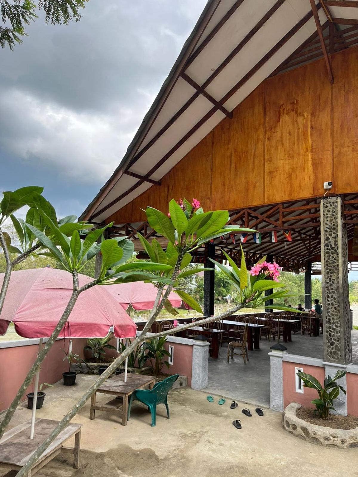 Asim Paris Guesthouse & Jungle Trekking Bukit Lawang Dış mekan fotoğraf