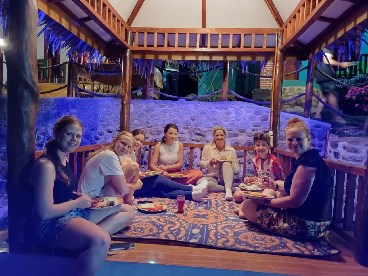 Asim Paris Guesthouse & Jungle Trekking Bukit Lawang Dış mekan fotoğraf