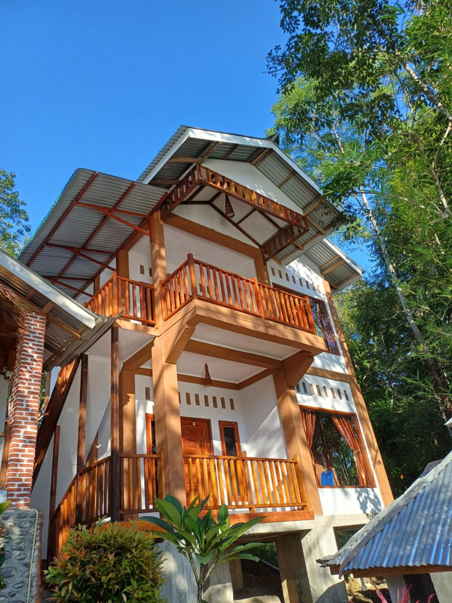 Asim Paris Guesthouse & Jungle Trekking Bukit Lawang Dış mekan fotoğraf